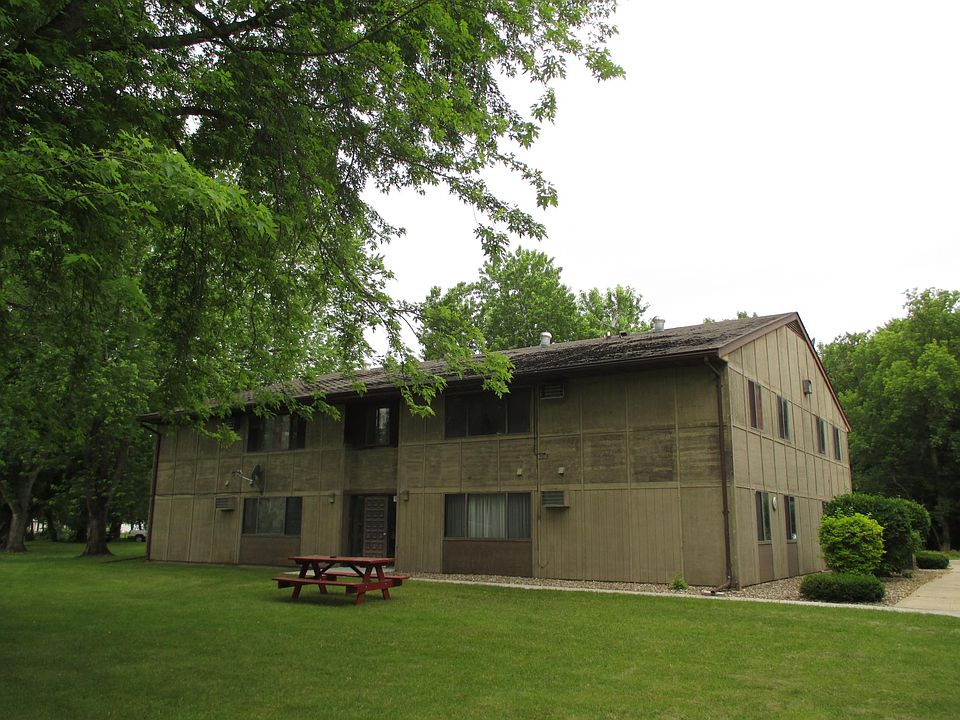 2nd image of 150 Wayne St