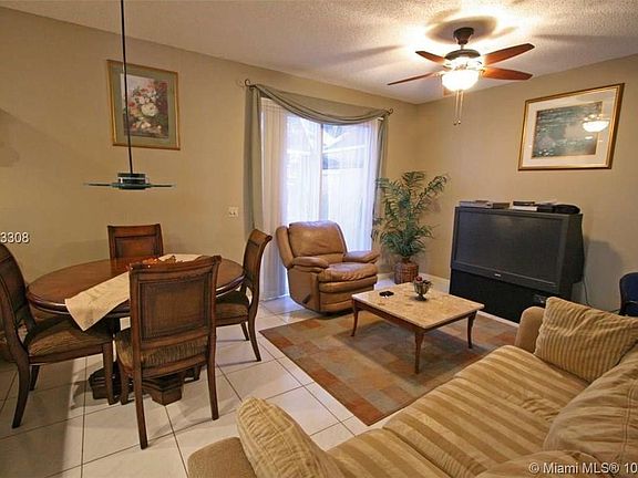 4th image of 10344 Panama St