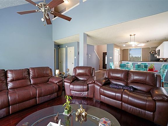 3rd image of 6310 Bayou Crest Drive