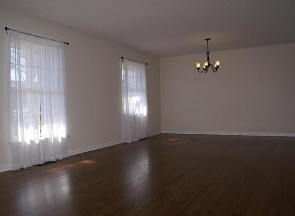 5th image of 3851 Jacinto Dr