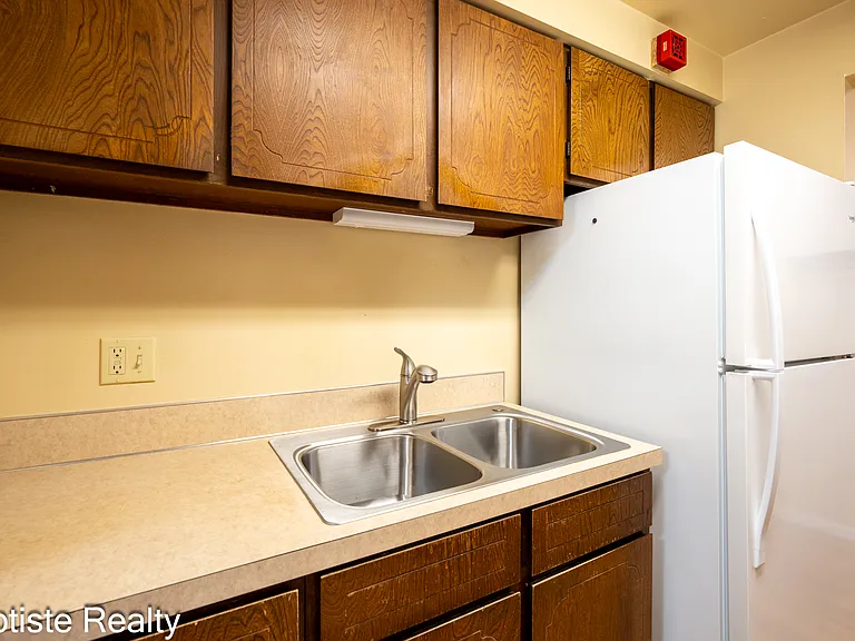 11012 NE 68th St #513 — Photo 9