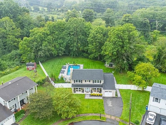 3rd image of 47 Biscay Dr