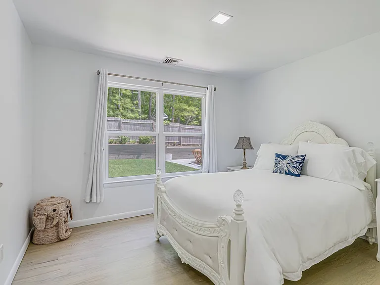 10 Hunters Ln — Photo 7