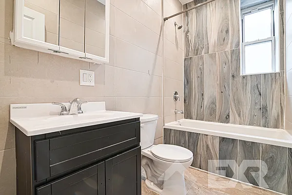 Rented by EXR | media 3