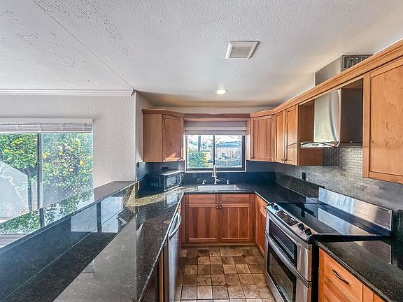 5th image of 3209 Midway Dr Unit 205