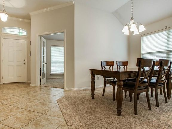 3rd image of 1612 Castle Creek Dr