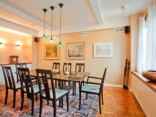 Sold by Sotheby's International Realty | media 23