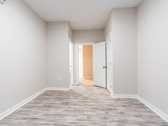 4th image of 2417 N Myrtlewood St #1FF