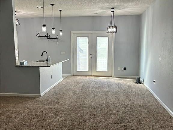 3rd image of 1025 Canyon Oak Loop