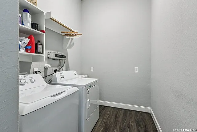 131 Dovetail St — Photo 18