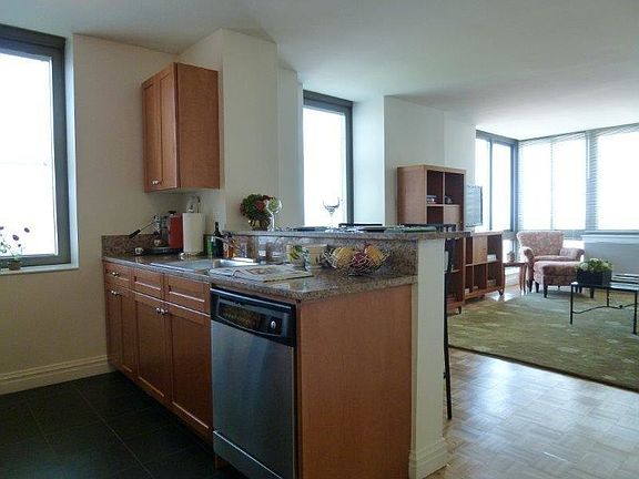 4th image of 1500 Lexington Ave APT 23C