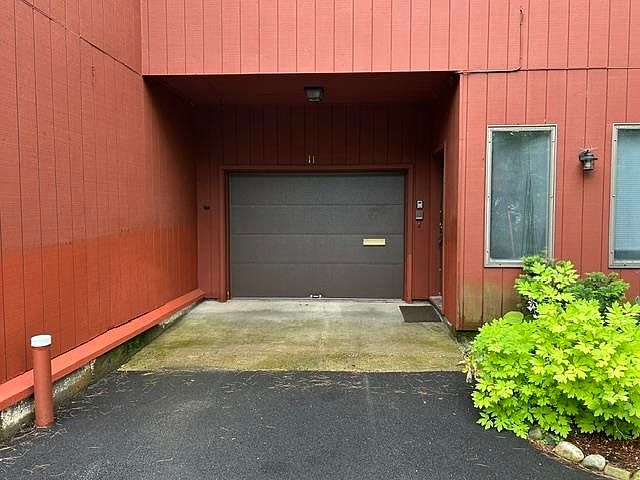1st image of 11 Evergreen Lane