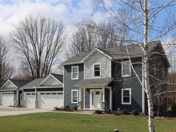 4350 Carlton Dr, Fairview, PA 16415