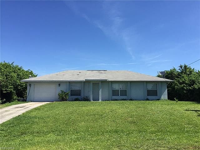 Home For Sale In Lehigh Acres