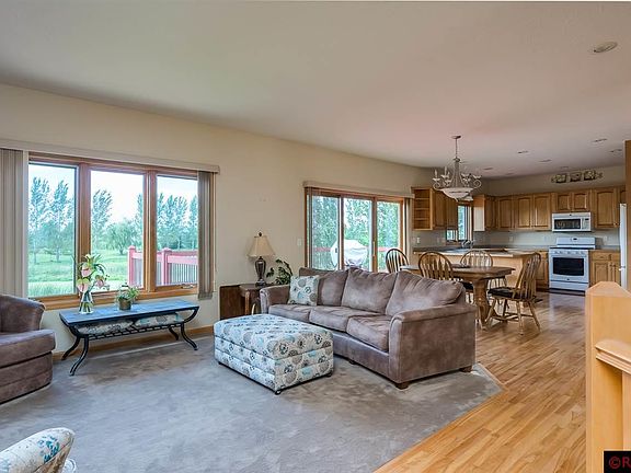 4th image of 15148 Leander Ln