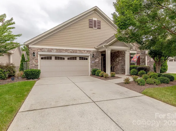 1202 Waypoint Ct, Matthews, NC 28104