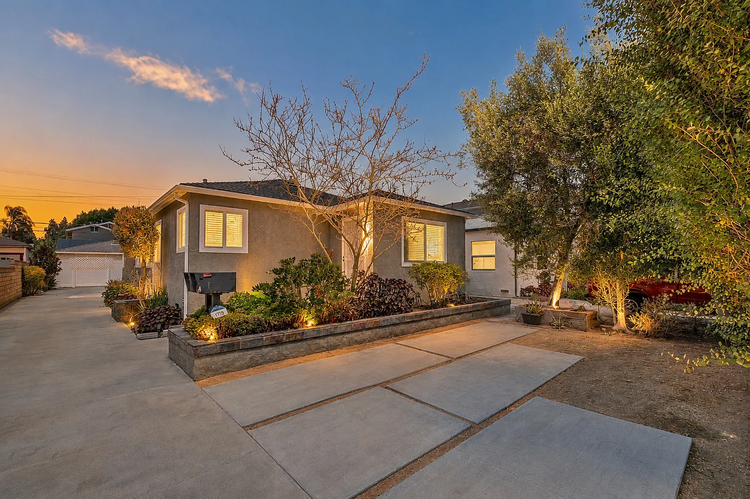 4136 Tilden Ave — Photo 3