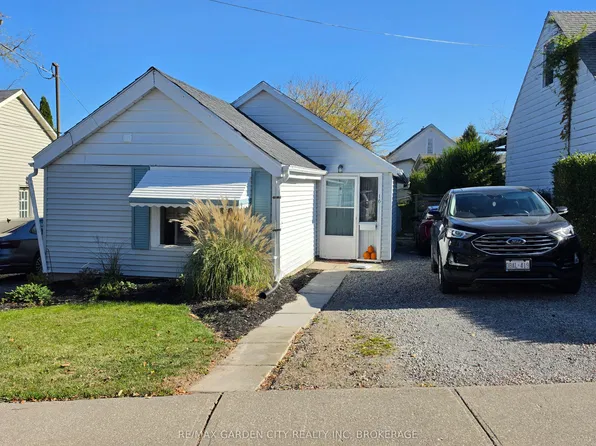 16 Leeson St, Saint Catharines, ON L2T 2R3