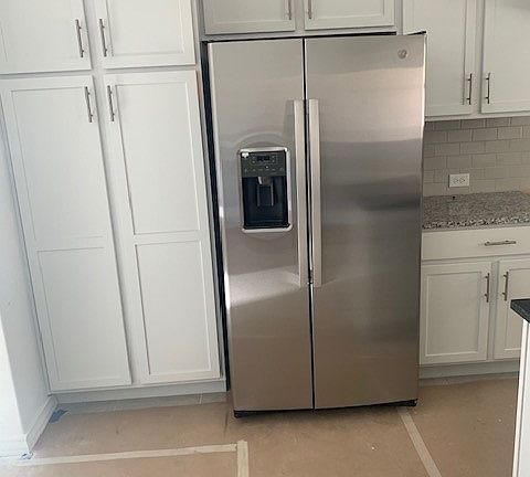 5th image of 3403 N Monument Dr
