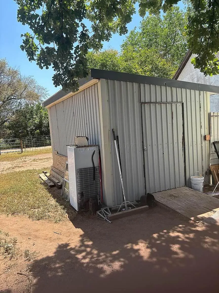 4 bed, 744 sqft, $550 — Photo 2