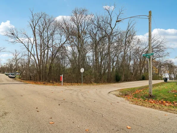 22771 E Lake Park Ave, Round Lake, IL 60073