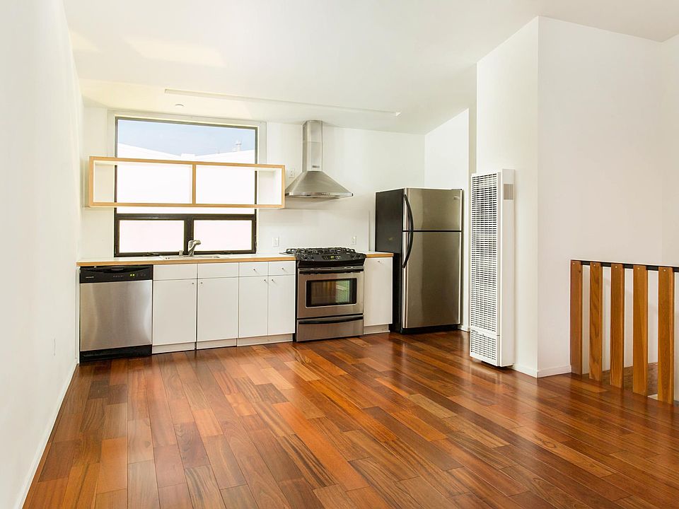 2nd floor kitchen & living area