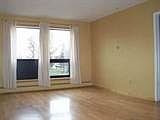 2nd image of 25 Washington Ave E APT 1
