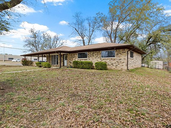 3rd image of 401 Hickory St