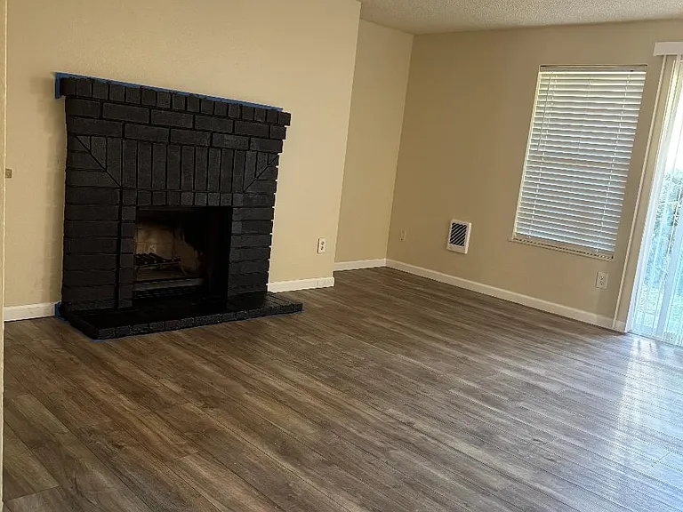 4103 S Center St #B — Photo 6