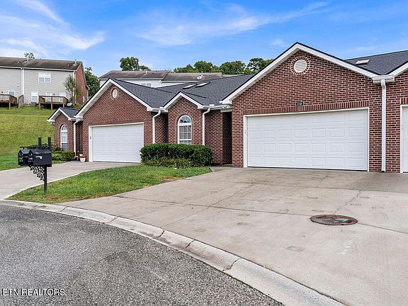 2nd image of 1148 Webster Groves Ln