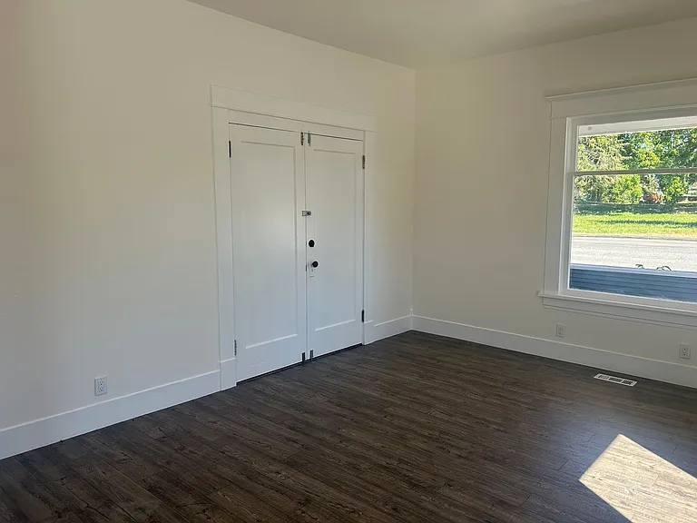 5651 1st Ave — Photo 6
