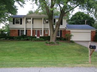 7257 Cathedral Dr, Bloomfield Hills, MI 48301