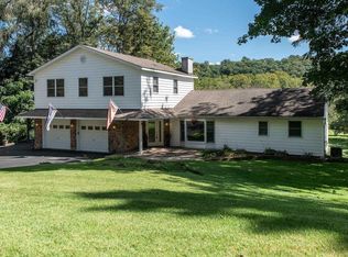 122 Hurley Rd, Salt Point, NY 12578