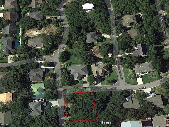 3rd image of 104 Whispering Oaks Cir