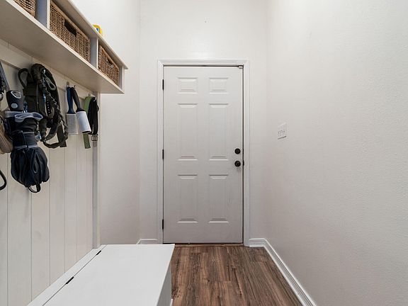 5th image of 7605 Leisure St