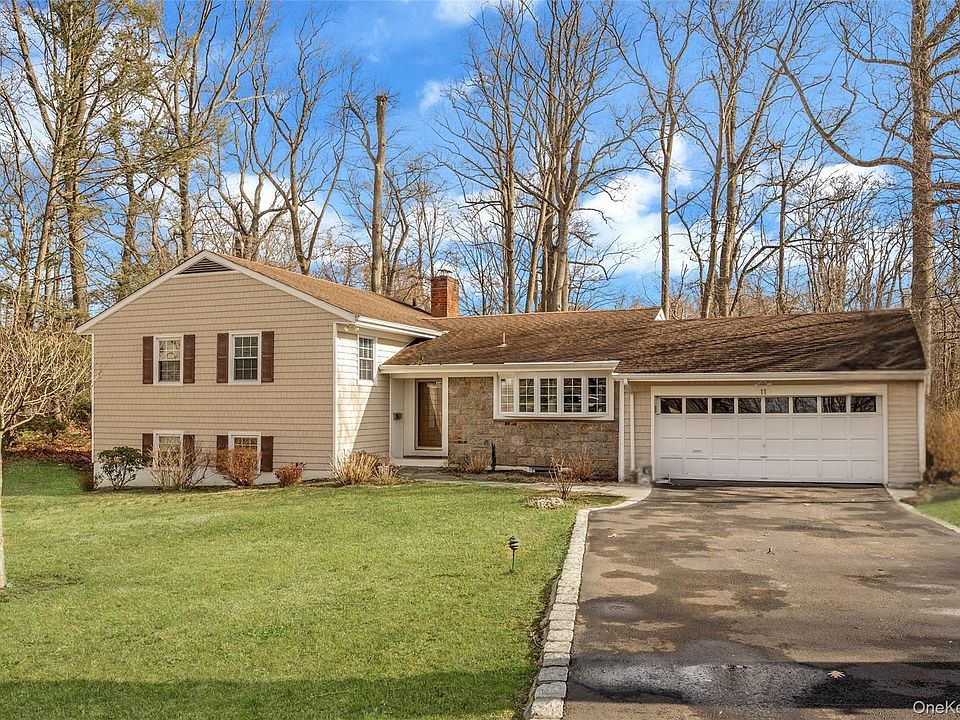 1st image of 11 Meadowlark Road