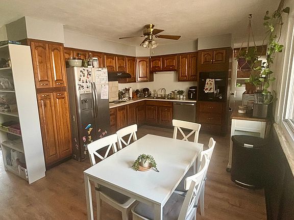 3rd image of 4577 Blough Dr