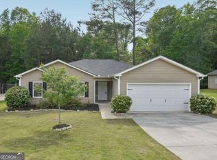 1069 Navaho Trl, Monroe, GA