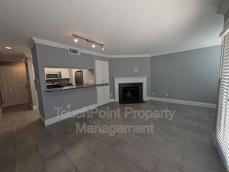 306 S Cedar St #6 — Photo 6