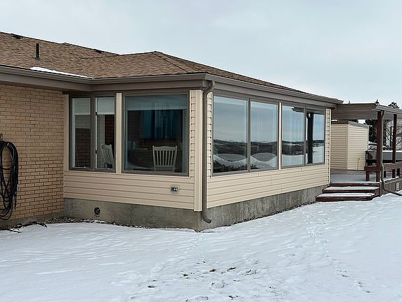 3rd image of 454 E Highway 81