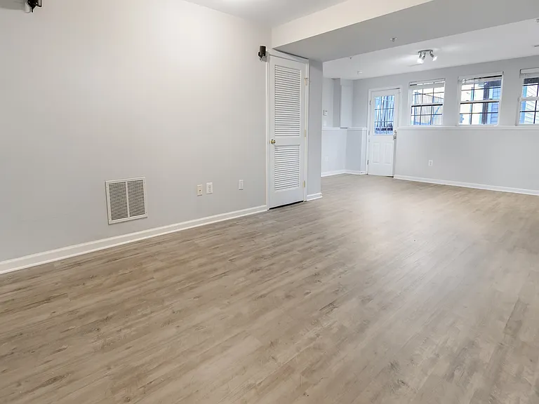 3730 Singleton Ter — Photo 11