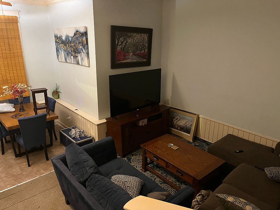 2nd image of 2036 Cadiz St #A