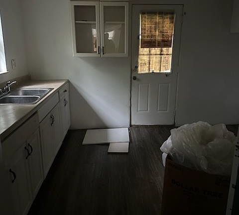 5th image of 3024 Glenwood Ave
