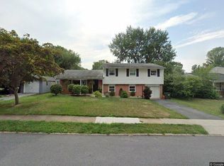 1914 Longview Dr, Lancaster, PA 17601
