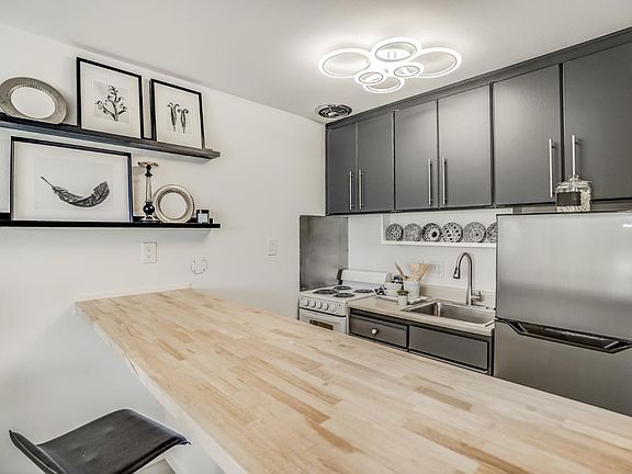 4th image of 833 N Humboldt St APT 319