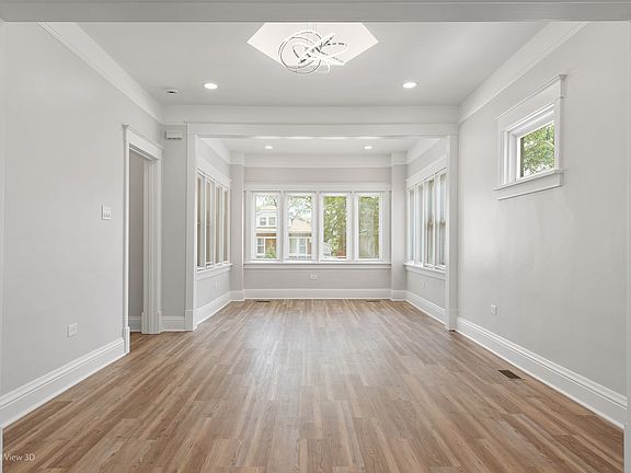 5th image of 2028 S 5th Ave
