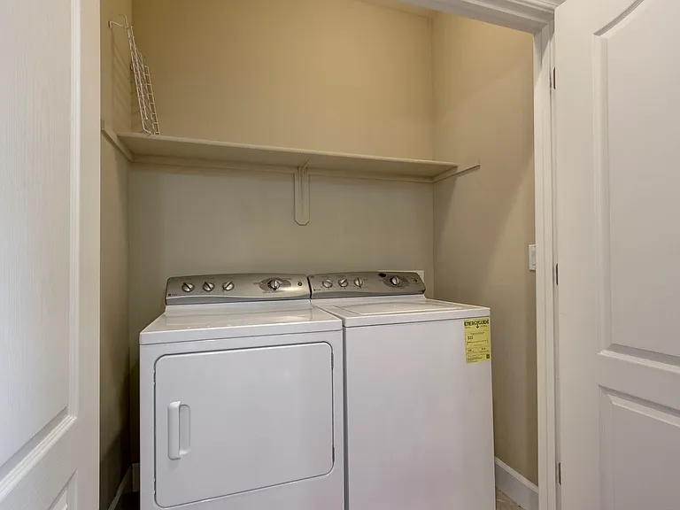 2070 Mary Helen Ln — Photo 14