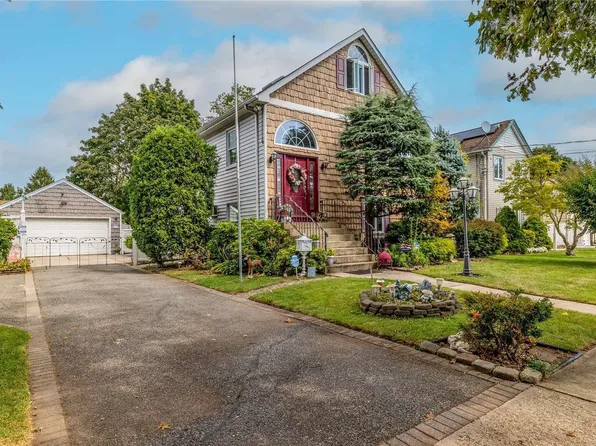 399 Gates Avenue, East Meadow, NY 11554