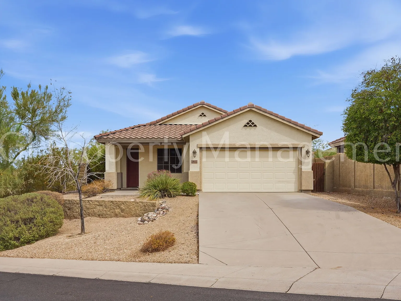 Beautiful Anthem Home With Private Pool!! — Photo 1