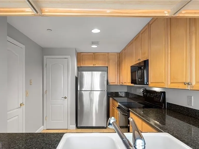 195 14th St NE #1902 — Photo 9